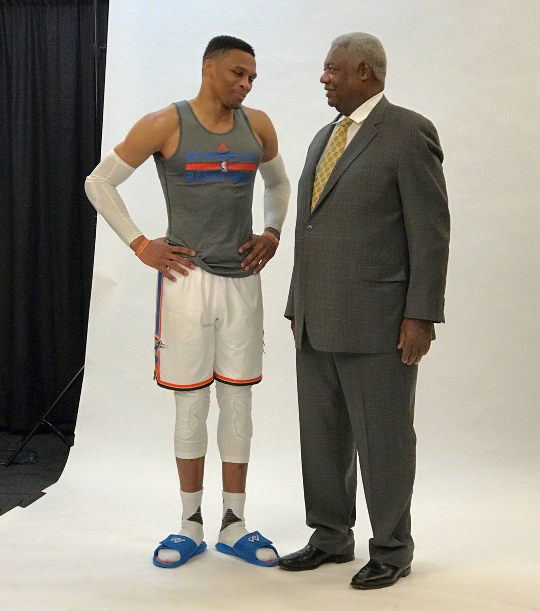 传承足球明星联赛“川辽对决”再现甲A经典，“四川雄起”唤起一代球迷记忆（传承足球明星联赛川辽再相逢，甲A经典重现，“四川雄起”勾起一代球迷回忆）