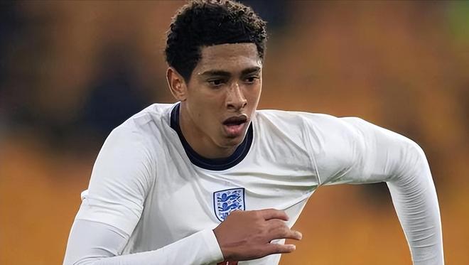 法尔克：穆西亚拉复出时间尚未确定，俱乐部没有施加任何压力（法尔克：穆西亚拉复出时间仍未定，俱乐部未对其施压）