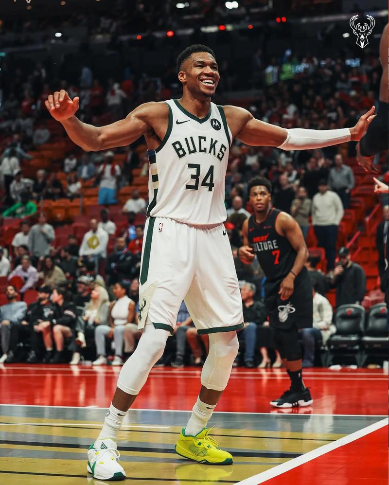 若出战圣保利，诺伊尔将追平伊梅尔并列德甲门将出场榜第2位（若对阵圣保利登场，诺伊尔将追平伊梅尔，升至德甲门将出场榜并列第二）