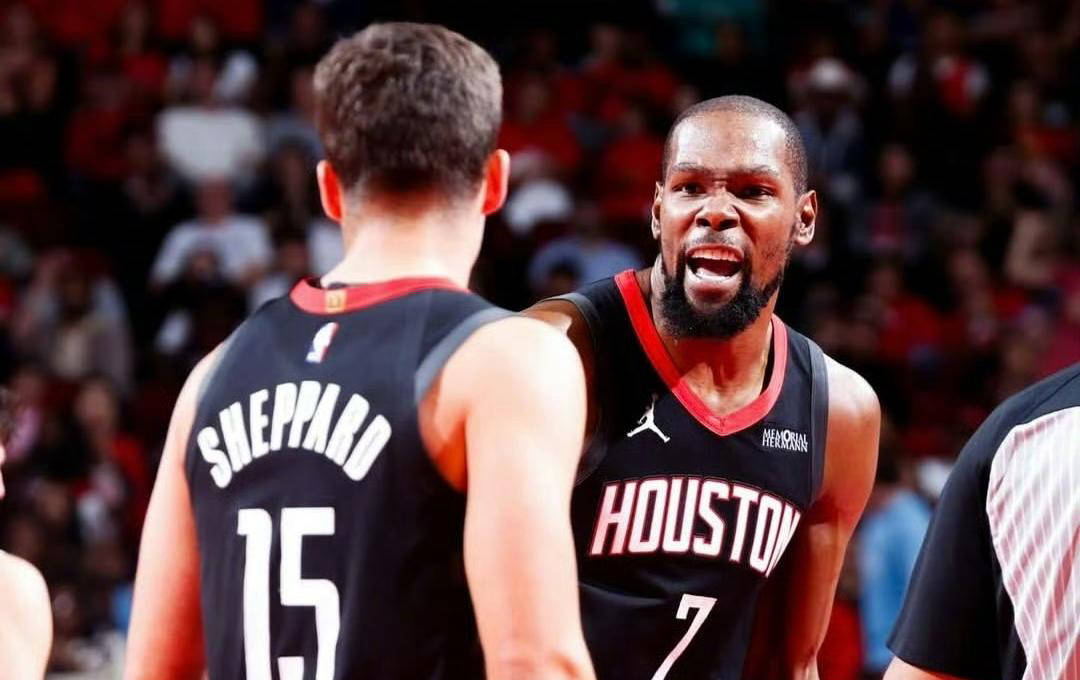 兰斯体育：解放者杯上演终极对决，帕尔梅拉斯将全主力出战（兰斯体育：解放者杯巅峰对决，帕尔梅拉斯全主力迎战）