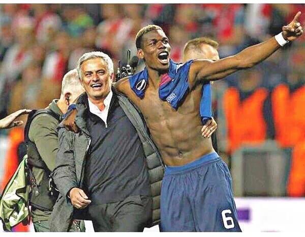 名记：字母哥与队友召开会议，呼吁全队无视外界杂音（名记：字母哥组织队内会议，号召全队忽略外界噪音）