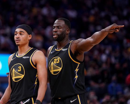 半场战报：弗赖堡1-0圣保利，铃木唯人建功（上半场结束：弗赖堡1-0领先圣保利，铃木唯人破门）