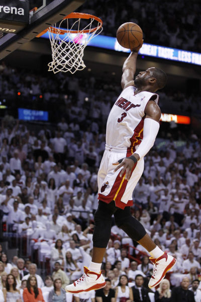 湖人新阵容磨合效果如何？（湖人新阵容磨合成效几何？）