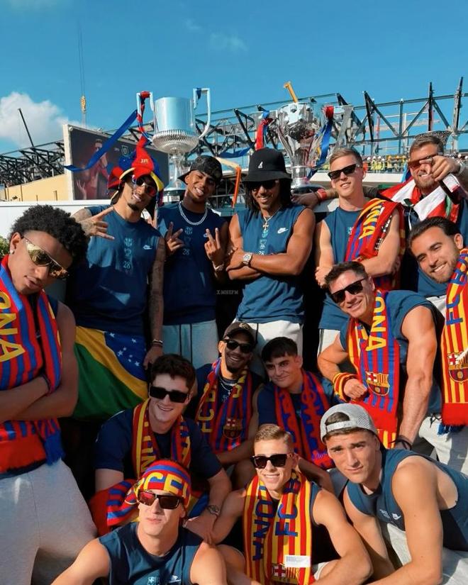 拉菲尼亚评巴萨历史巴西球员TOP5：内马尔居首，小罗第二（拉菲尼亚评选巴萨史上巴西球员前五：内马尔第一，小罗第二）