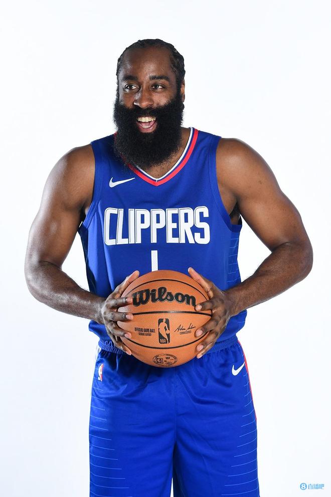 曼联旧将罗西：弗格森严肃中带着亲切体贴，待人就像父亲一样（曼联旧将罗西：弗格森严厉而温情，待人如父般体贴）