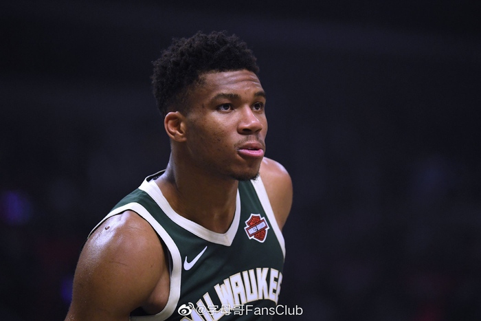 德转列中前卫身价榜：佩德里1.4亿欧居首，巴尔韦德第二（德转中前卫身价排行榜：佩德里以1.4亿欧领跑，巴尔韦德居次）