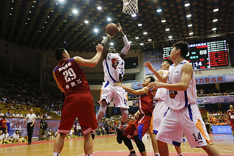 基恩怒批芒特：在场上就像小学生，这种球员拉低曼联整体水准（基恩炮轰芒特：踢得像小学生，这类球员拖累曼联整体水平）