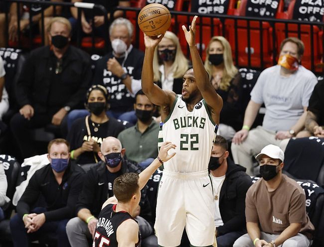 巴特勒今天复出战公牛，科尔解释轮休霍福德&追梦原因（巴特勒今日复出对阵公牛，科尔解读霍福德与追梦轮休缘由）