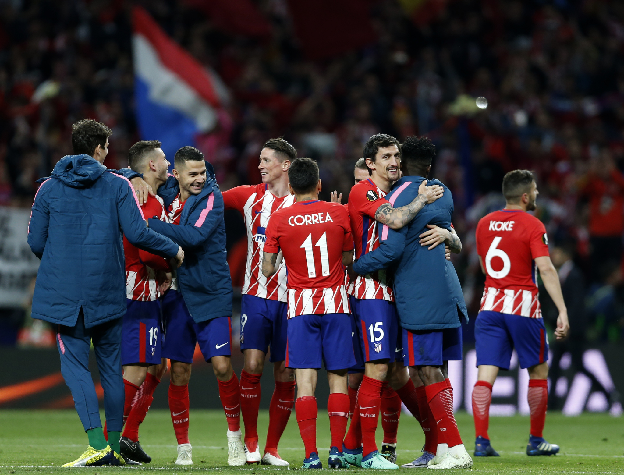 慕尼黑1860主席回应拜仁球迷横幅：这完全不尊重人，越界了（1860慕尼黑主席抨击拜仁球迷横幅：严重失礼，已越界）